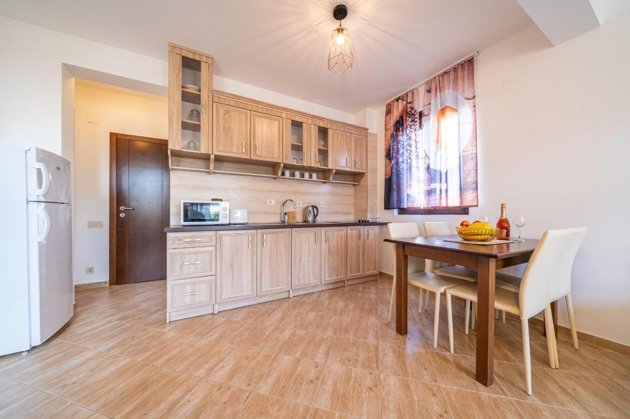 Apartments Svetlana Τίβατ Εξωτερικό φωτογραφία