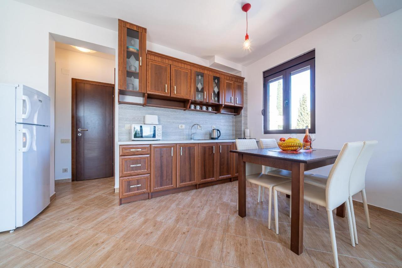 Apartments Svetlana Τίβατ Εξωτερικό φωτογραφία